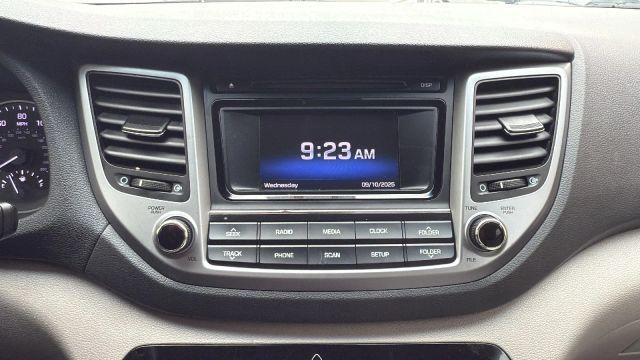 Photo of 2018 Molten Silver Hyundai TUCSON