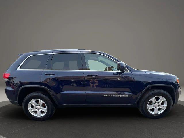 Photo of 2017 Blue Jeep Grand Cherokee