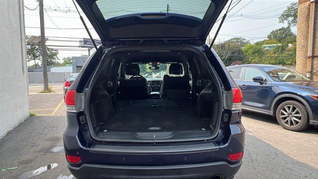 Photo of 2017 Blue Jeep Grand Cherokee