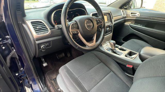 Photo of 2017 Blue Jeep Grand Cherokee