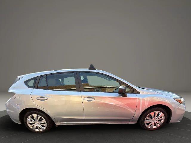 Photo of 2018 Ice Silver Metallic Subaru Impreza