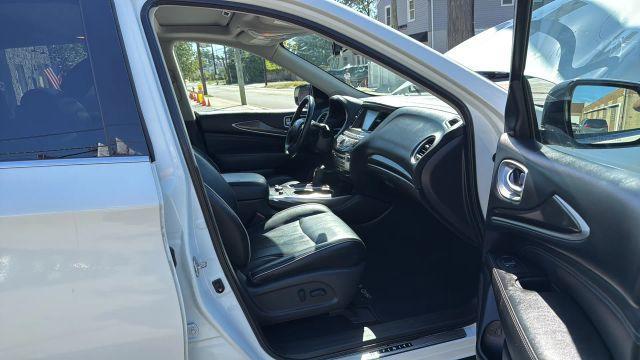 Photo of 2020 Majestic White INFINITI QX60