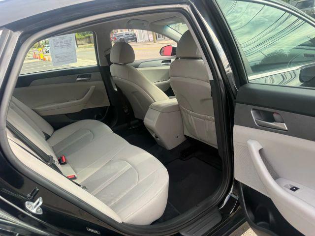 Photo of 2019 Phantom Black Hyundai SONATA