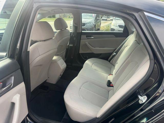 Photo of 2019 Phantom Black Hyundai SONATA