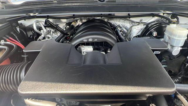 Photo of 2017 White Chevrolet Tahoe