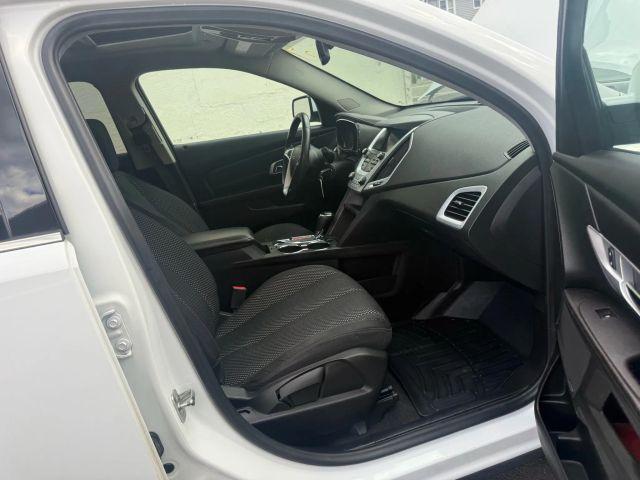 Photo of 2016 White GMC Terrain