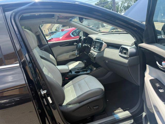 Photo of 2017 Black Kia Sorento