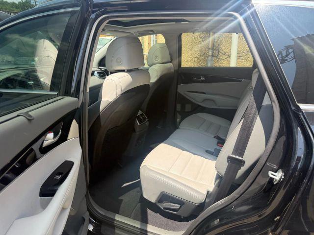 Photo of 2017 Black Kia Sorento