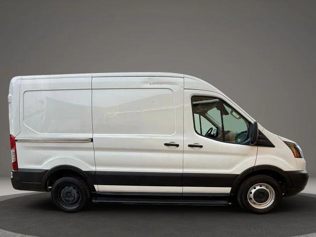 Photo of 2019 White Ford Transit-150