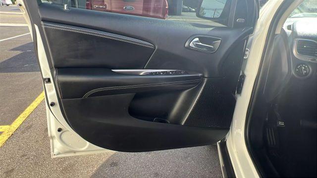 Photo of 2018 White Dodge Journey