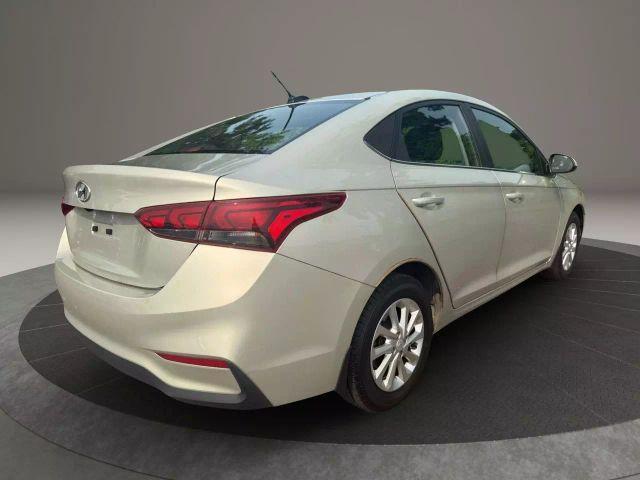 Photo of 2019 Linen Beige Hyundai Accent