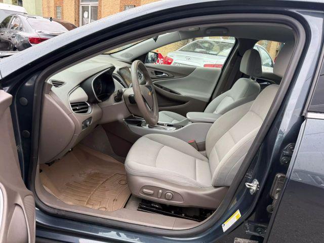 Photo of 2019 Gray Chevrolet Malibu