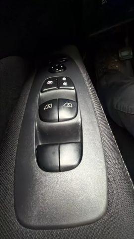 Photo of 2017 Silver Nissan Pathfinder