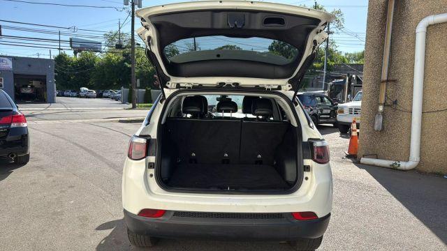 Photo of 2020 White Jeep Compass