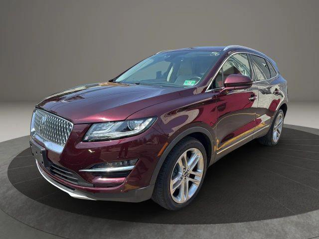 Photo of 2019 Maroon Lincoln MKC