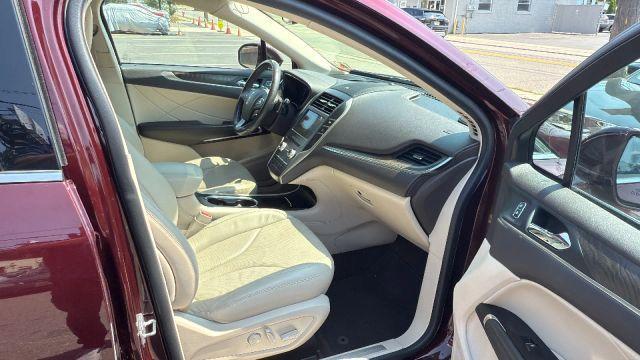 Photo of 2019 Maroon Lincoln MKC