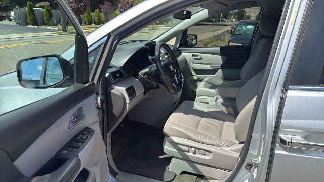 Photo of 2013 Silver Honda Odyssey