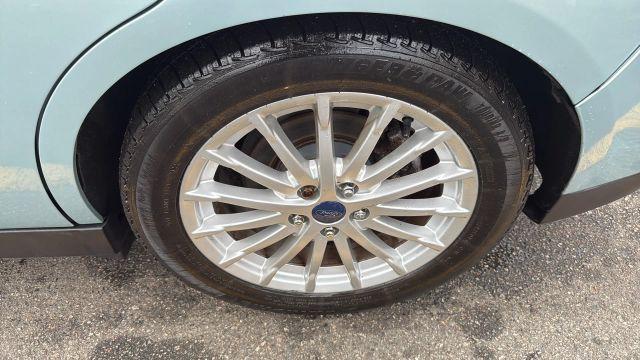 Photo of 2014 Blue Ford C-Max Energi