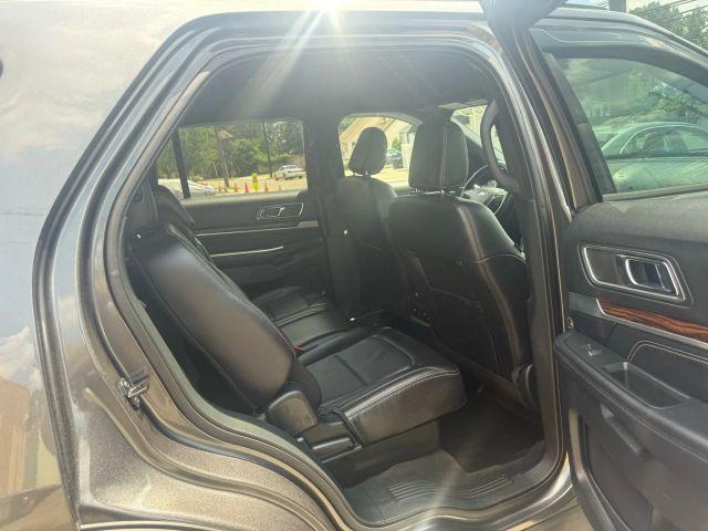Photo of 2018 Black Ford Explorer