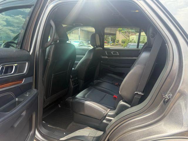 Photo of 2018 Black Ford Explorer