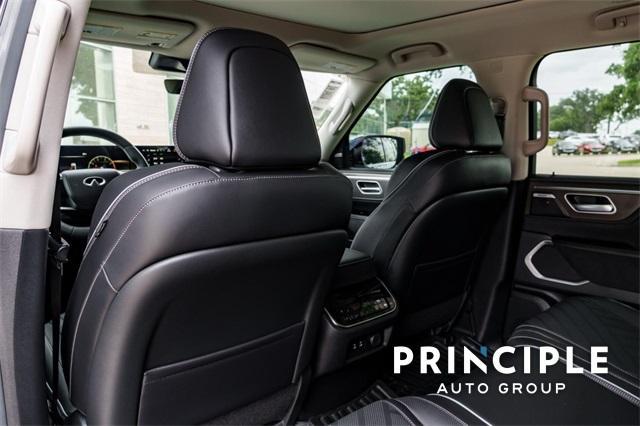 Photo of 2025 Black Obsidian INFINITI QX80