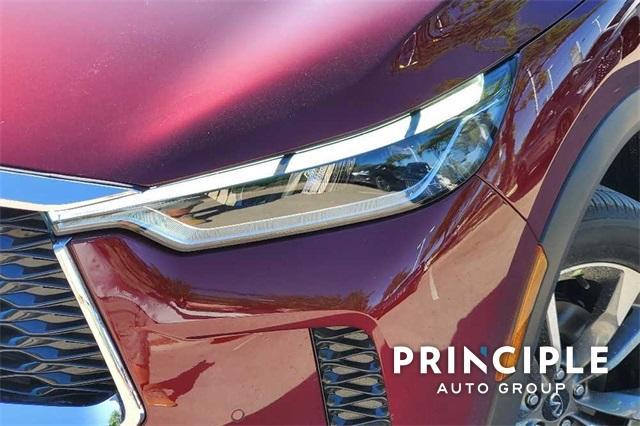 Photo of 2025 Deep Bordeaux INFINITI QX60