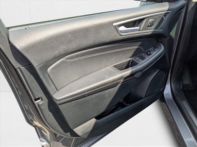 Photo of 2024 Carbonized Gray Metallic Ford Edge