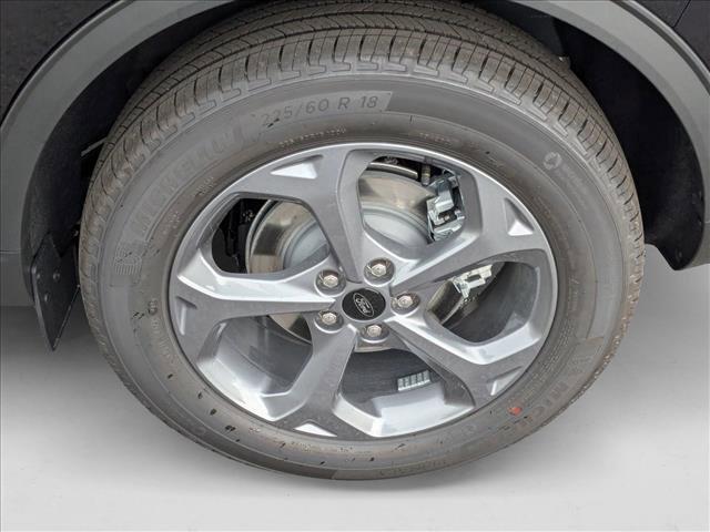 Photo of 2025 Agate Black Metallic Ford Escape