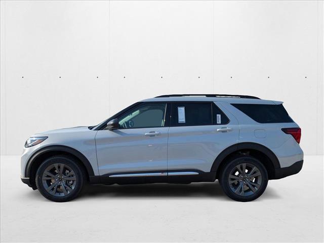 Photo of 2025 Space White Metallic Ford Explorer
