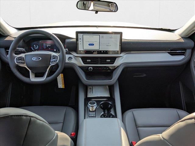 Photo of 2025 Space White Metallic Ford Explorer