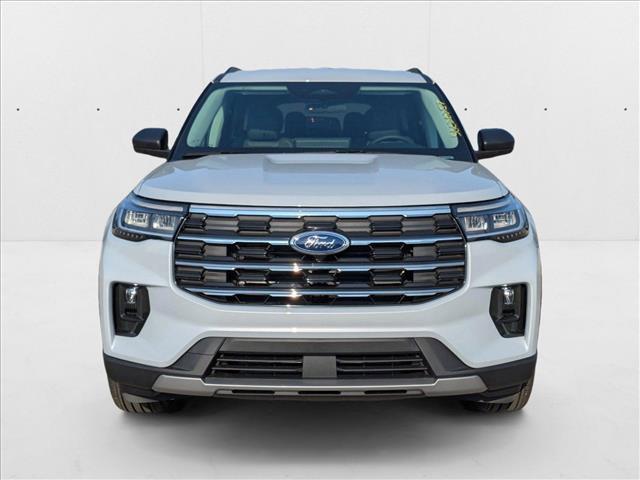 Photo of 2025 Space White Metallic Ford Explorer