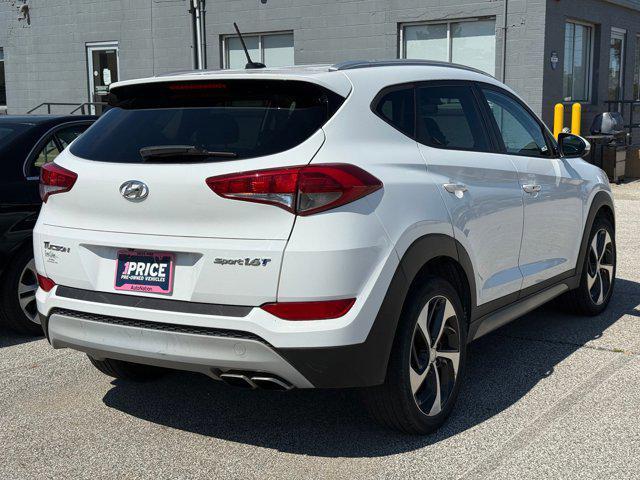 Photo of 2017 Dazzling White Hyundai TUCSON
