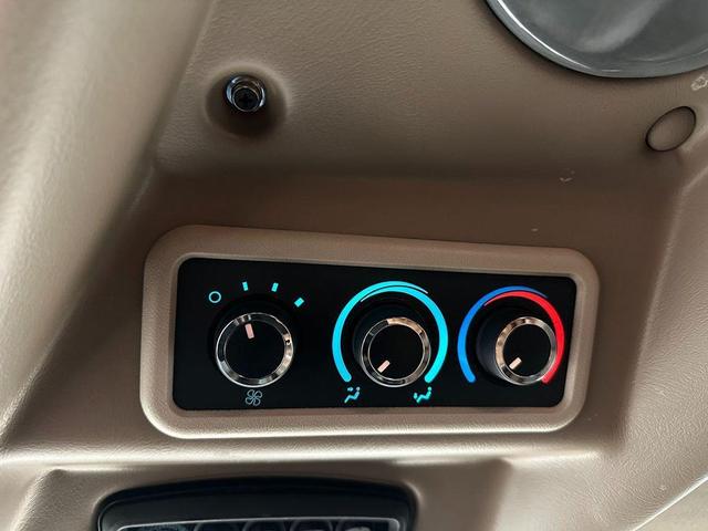 Photo of 2016 Summit White Chevrolet Express 2500