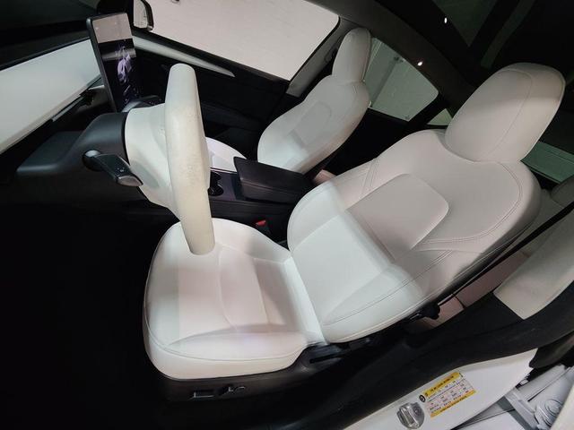 Photo of 2022 Pearl White Multi-Coat Tesla Model Y