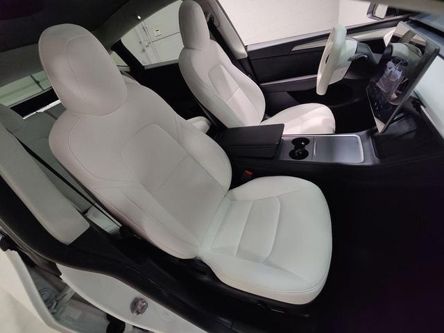 Photo of 2022 Pearl White Multi-Coat Tesla Model Y