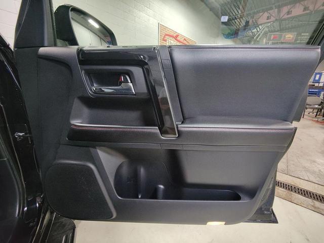 Photo of 2015 Attitude Black Metallic Toyota 4Runner