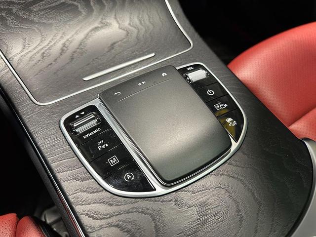 Photo of 2022 Polar White Mercedes-Benz GLC 300