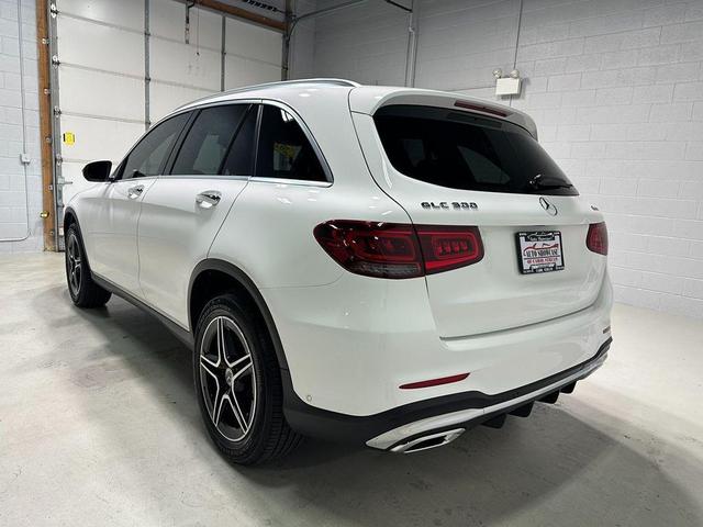 Photo of 2022 Polar White Mercedes-Benz GLC 300