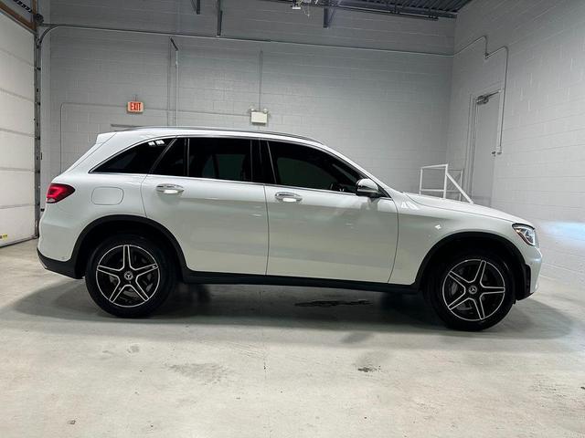 Photo of 2022 Polar White Mercedes-Benz GLC 300