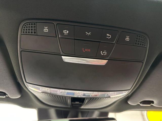 Photo of 2022 Polar White Mercedes-Benz GLC 300