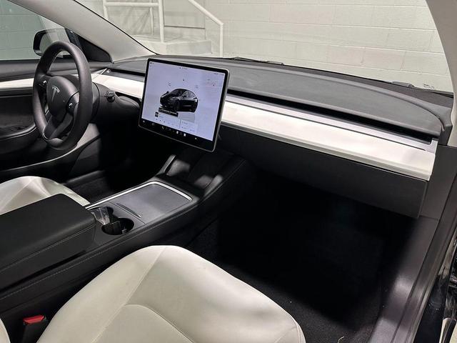 Photo of 2022 Solid Black Tesla Model 3