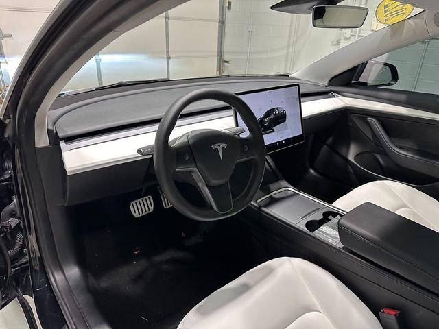 Photo of 2022 Solid Black Tesla Model 3