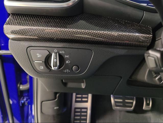 Photo of 2022 Ultra Blue Metallic Audi SQ5