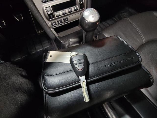 Photo of 2008 Arctic Silver Metallic Porsche 911