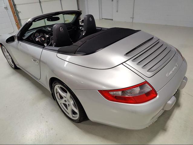 Photo of 2008 Arctic Silver Metallic Porsche 911