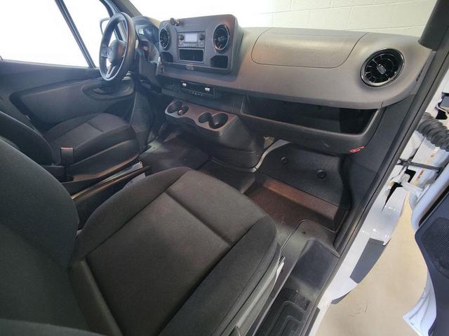 Photo of 2022 Arctic White Mercedes-Benz Sprinter 2500