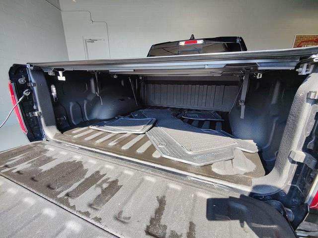 Photo of 2019 Diamond Black Crystal Pearlcoat RAM 1500