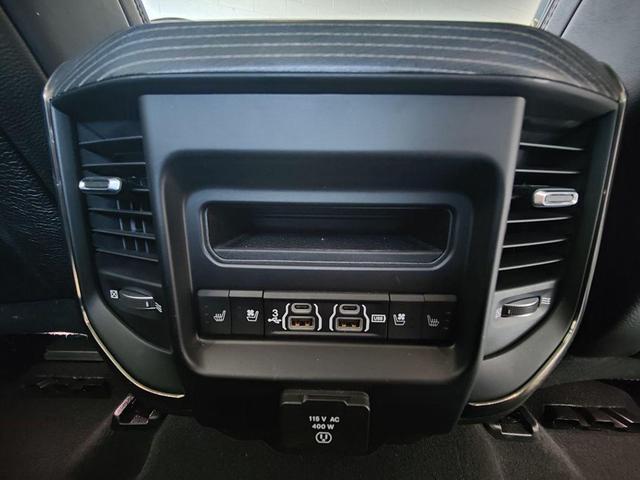 Photo of 2019 Diamond Black Crystal Pearlcoat RAM 1500