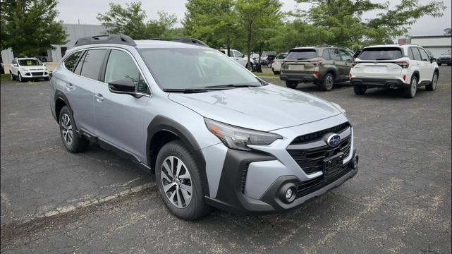 Photo of 2025 Ice Silver Subaru Outback