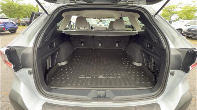 Photo of 2025 Ice Silver Subaru Outback